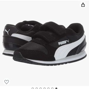Puma Toddler Unisex-Child ST Runner Hook and Loop Little Kid Sneaker.  Size 8.
